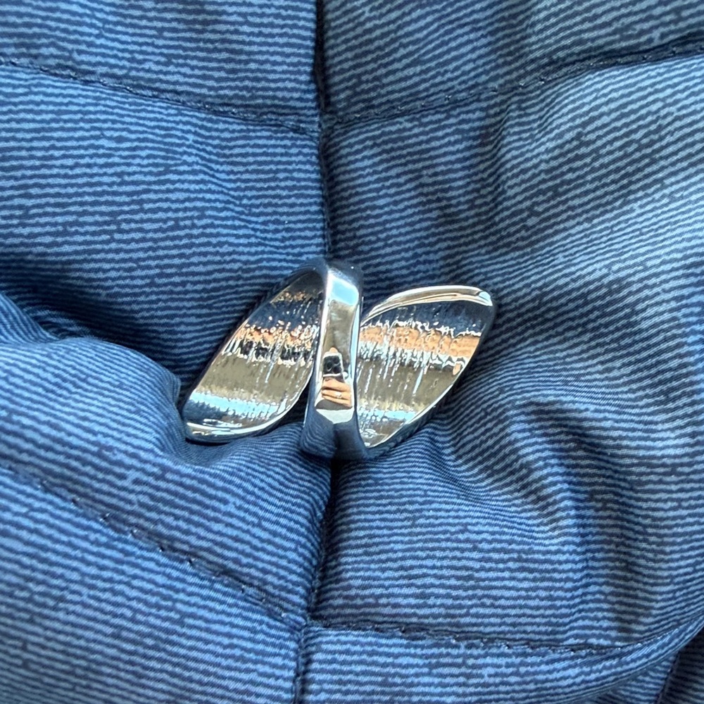 Brazilian RhodiumTwisted Ring - Picture 5 of 7